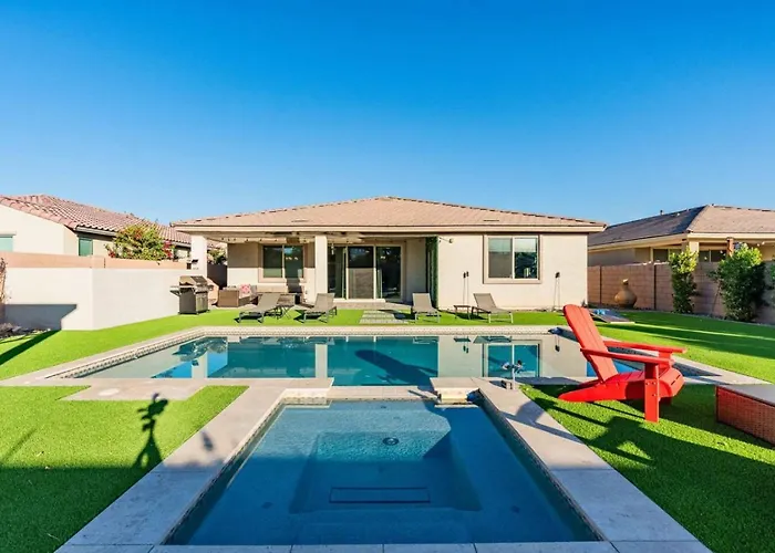The One Pool & State Farm * Glendale