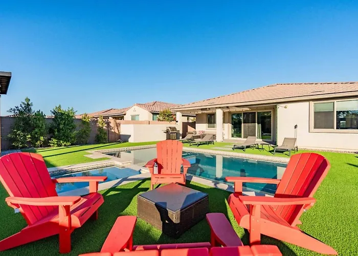 The One Pool & State Farm Glendale